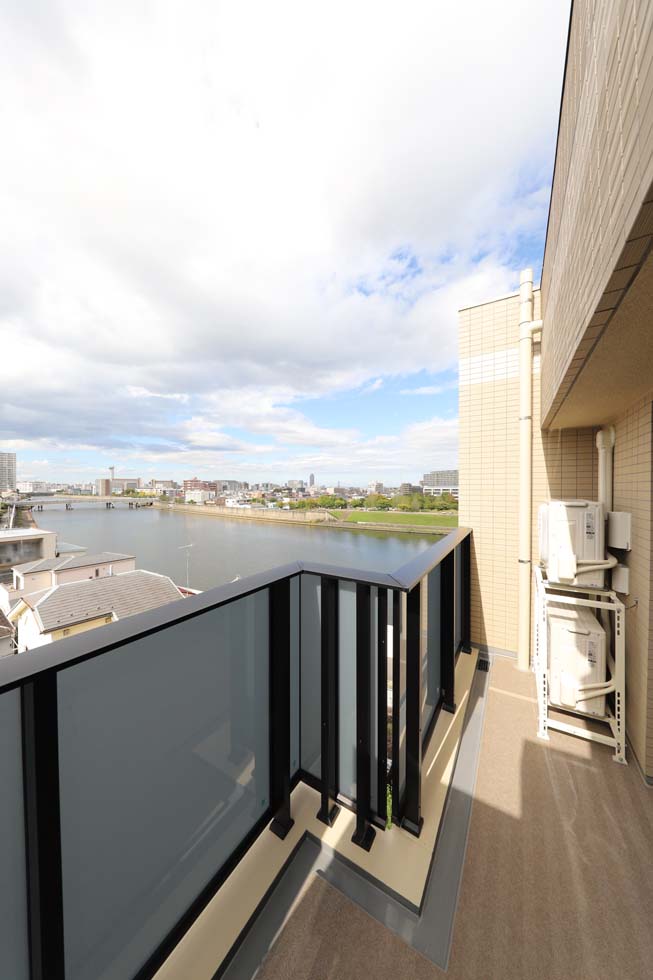 PREMIUM CUBE　王子神谷6階 内観