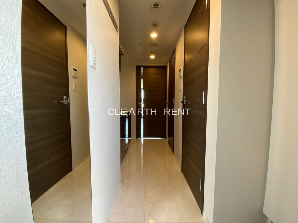 コンシェリア大塚 ＣＲＯＳＳＩＡ タイル貼りの廊下 