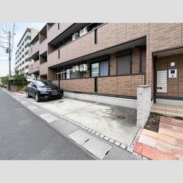 メルベージュⅢ201号室 駐車場