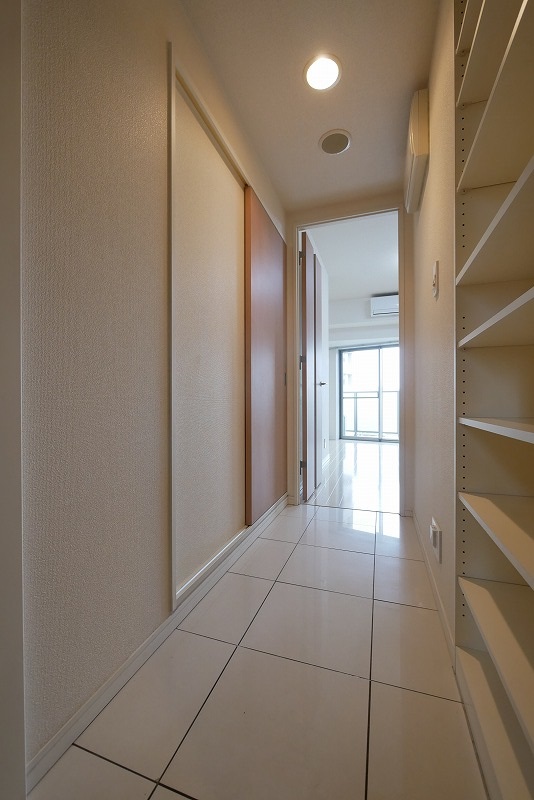 ＡＲＴＥＳＳＩＭＯ　ＬＩＮＫ　ＣＲＯＳＳ4階 内観