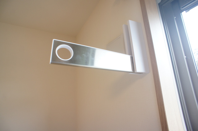 ルミエール・エタンセル　サンク0204号室 室内物干し