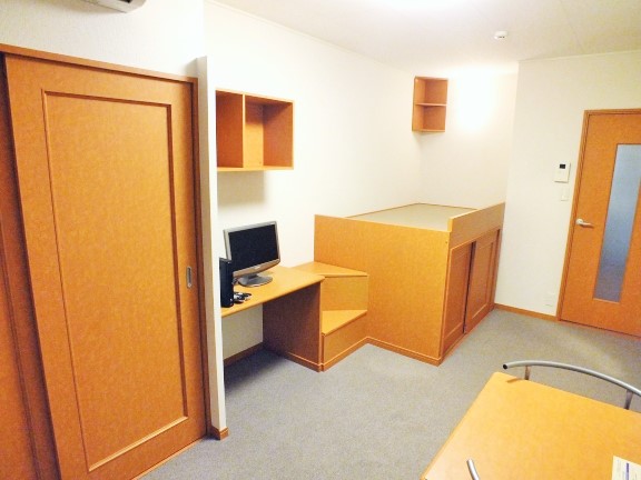 レオパレス桜 造付けベッドあり、ベッド下収納あり