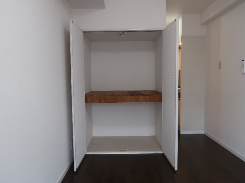 ドーム西川口2階 収納