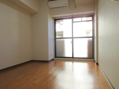 ライオンズマンション川崎貝塚第２ 洋室