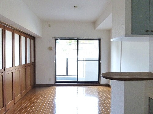 ライオンズステーションプラザ松戸 リビングダイニング　※前回募集時2022年11月の写真