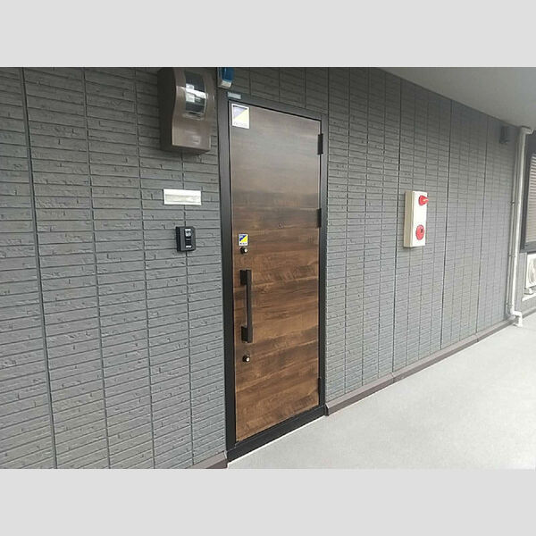 セント国立 玄関表