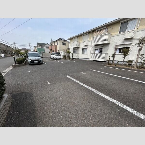 ブルーム 駐車場