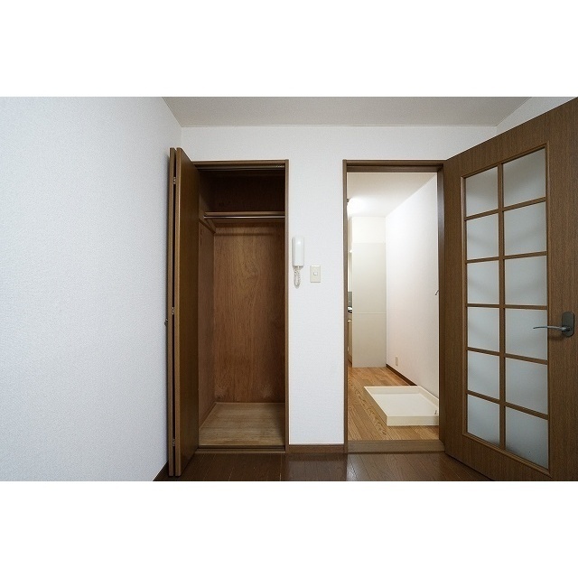 ラプラス坂下２0107号室 クローゼット