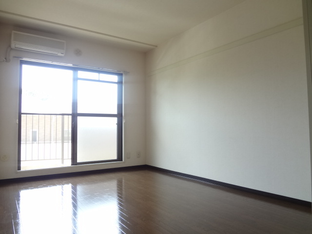 ベルデュール大泉 居室1