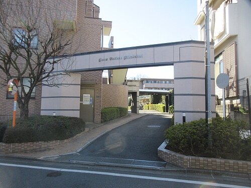 ライオンズガーデン三鷹台 エントランス別角度　※前回募集時2022年2月撮影の写真