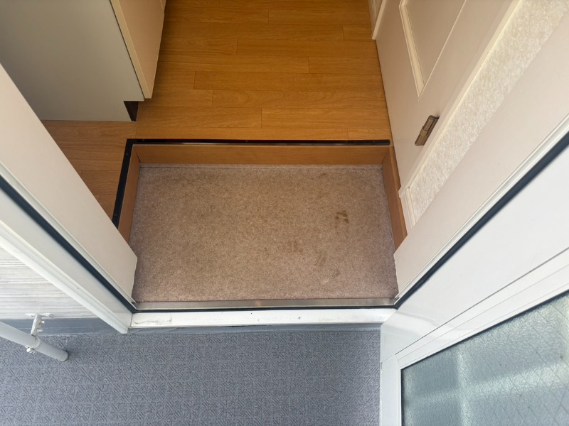 ロッシェル若松3号棟 玄関