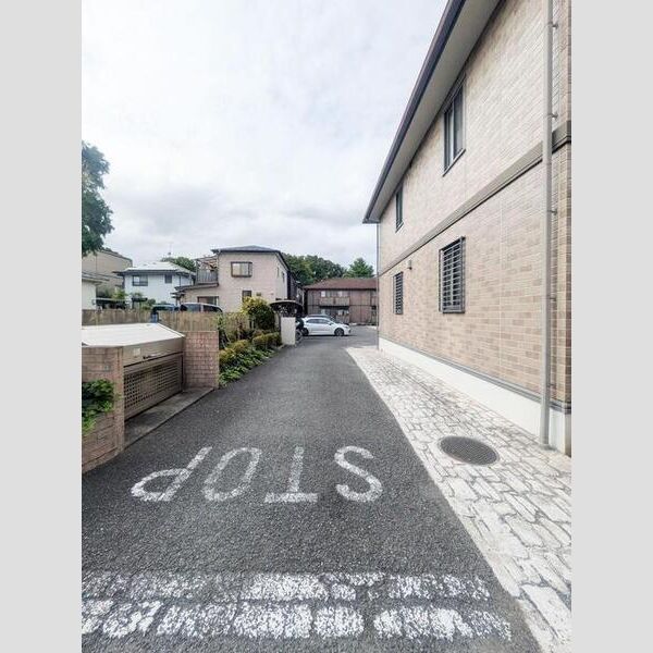 ヴィアレット　Ⅲ102号室 エントランス