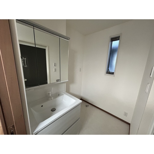 西新井栄町1丁目戸建 内観