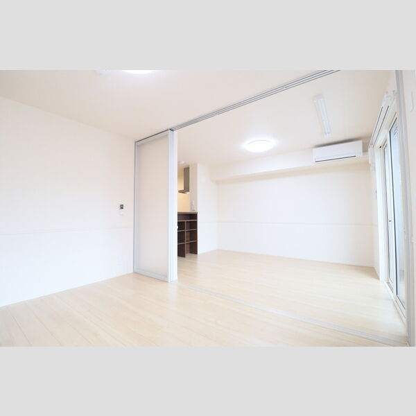 ボナール泉台　B202号室 南側洋室・リビング