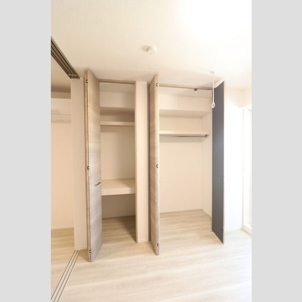 D-comodo深大寺北町302号室 クローゼット