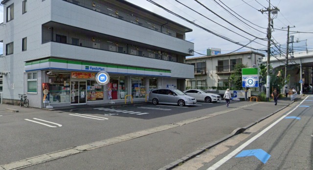 ＮＫスクエア 【コンビニエンスストア】ファミリーマート登戸新町店まで377ｍ