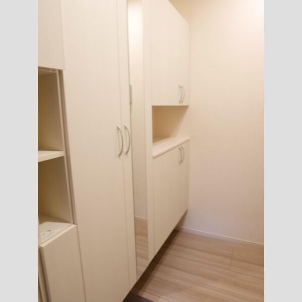 メゾン グランシャリオ 玄関