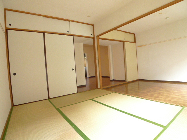 ロイヤルユニティ西船 居室
