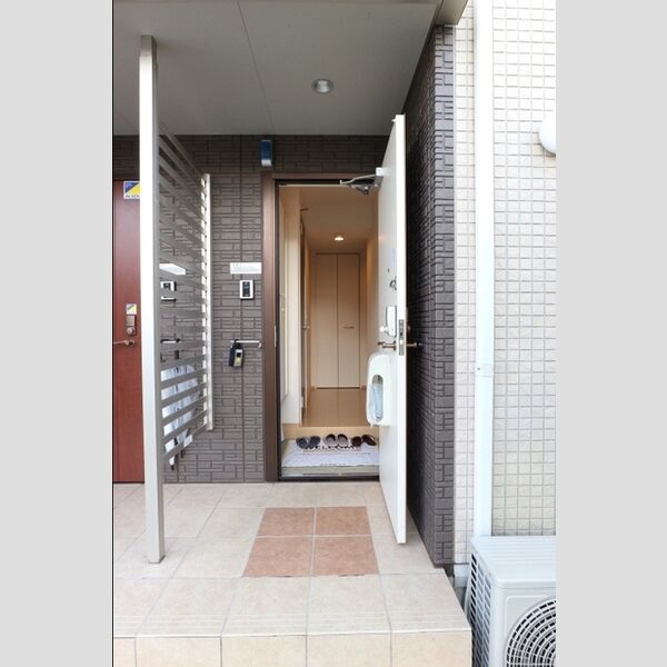 クレールフラッツ天王台 玄関