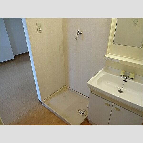 セント・トーマス101号室 洗濯機置き場