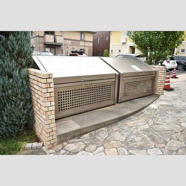 ウィスタリア　E 敷地内ゴミ置き場