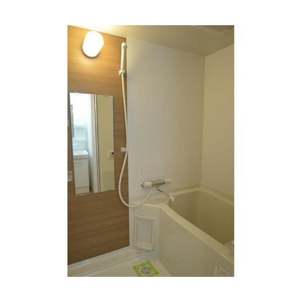 エステートピアファミール・ジンダイ104号室 お風呂