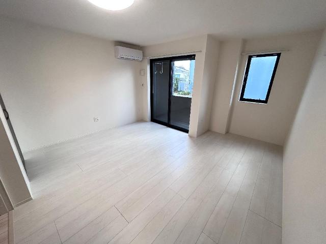 ビレッジ高坪Ⅳ 室内