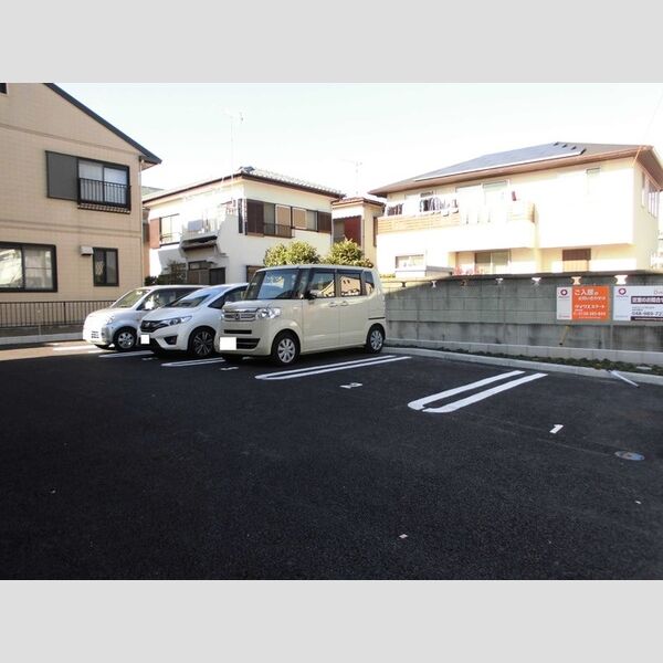 レーヴ　Ⅱ 駐車場