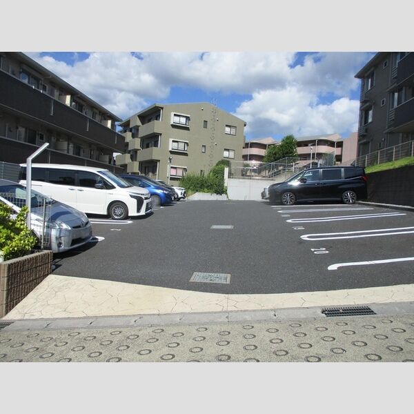 チェリーハイム　B棟 駐車場