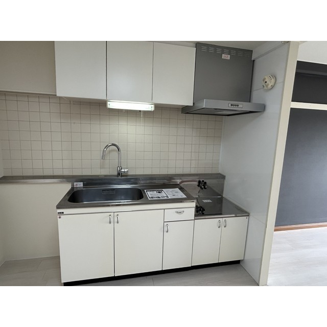 ホワイトパレス大宮402号室 内観