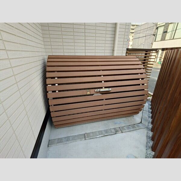 Auspicious　House ダストボックス