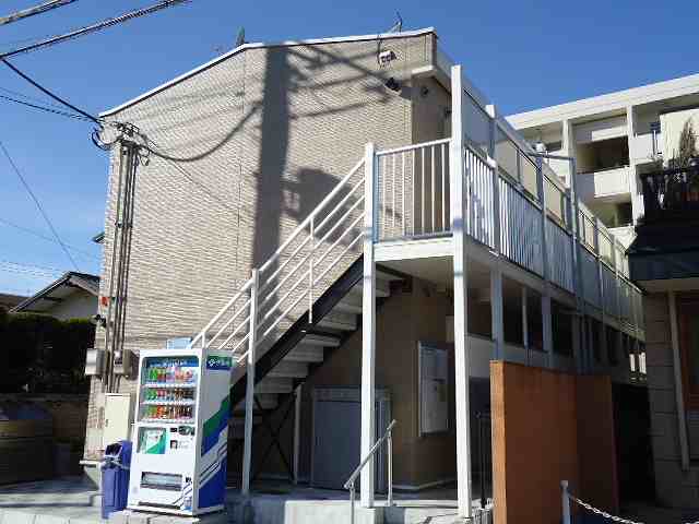 レオパレスアドニス 外観