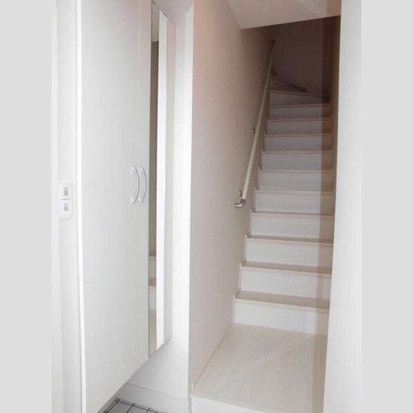 ロイヤルガーデン　クワトロ　Ⅰ棟 玄関