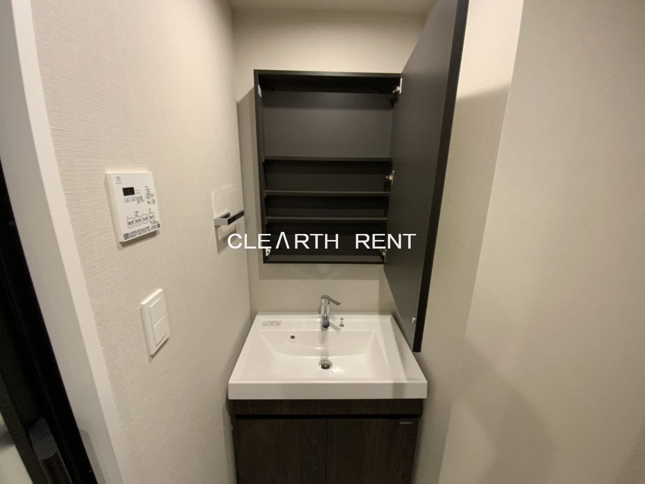 コンシェリア目黒本町 ＴＨＥ ＲＥＳＩＤＥＮＣＥ4階 スタイリッシュな独立洗面化粧台/鏡裏収納あり