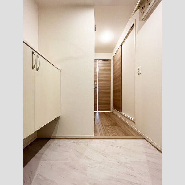 セレスティア白子 Ⅰ218号室 玄関
