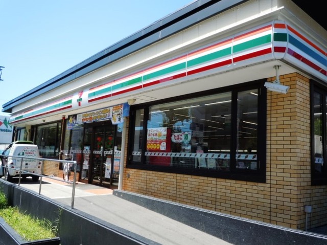 サンライズパレス 【コンビニエンスストア】セブンイレブン横浜戸塚名瀬町店まで187ｍ