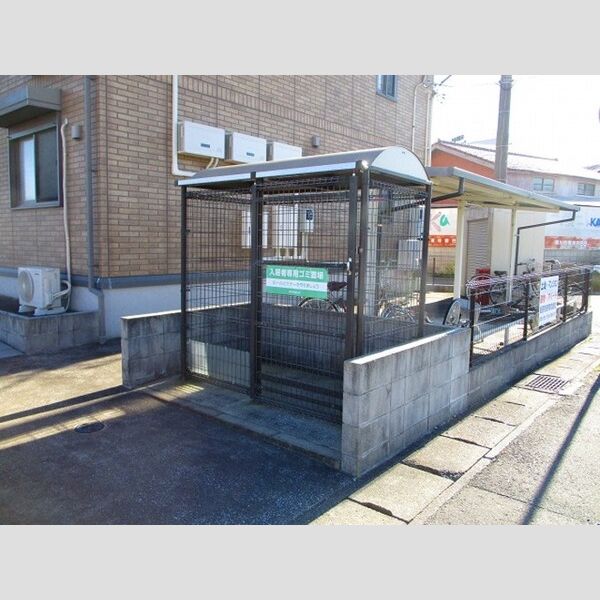 マリンコート鴨川 ゴミ置場