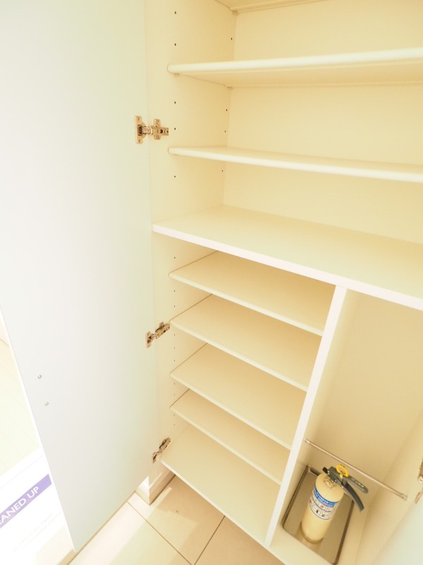 レジディア祐天寺6階 収納