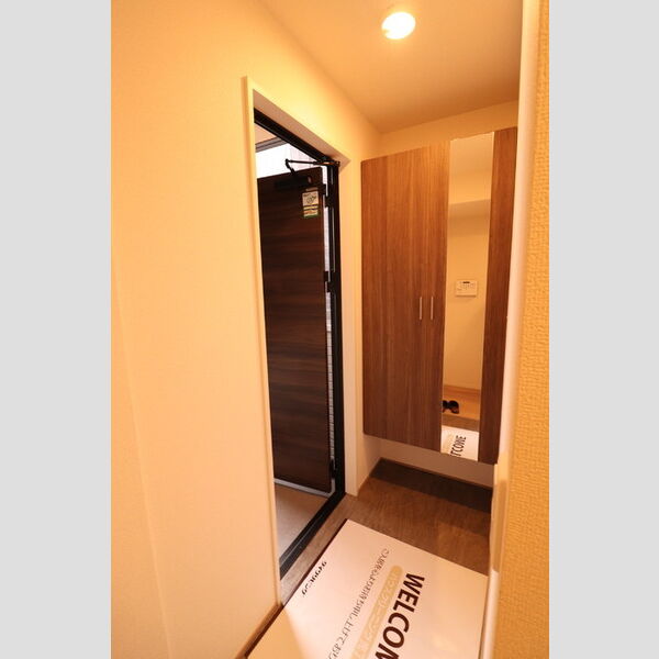 べナード武蔵浦和 玄関