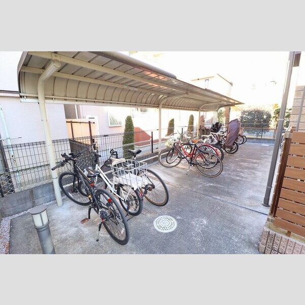 マロン・ヴローニュ205号室 駐輪場