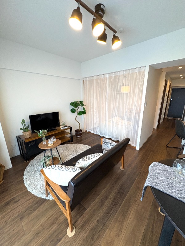 SUNBRIGHT OGIKUBO ※写真は703号室（5号室は反転）