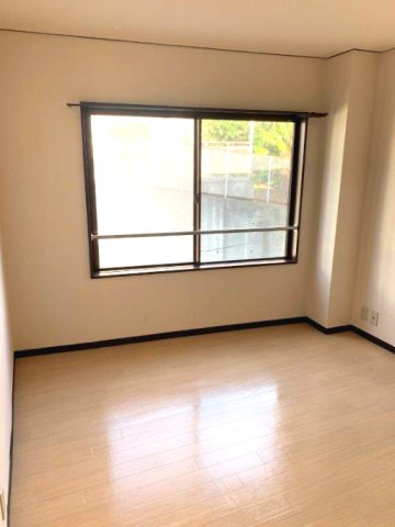 マルヤハイツ402号室 リビング