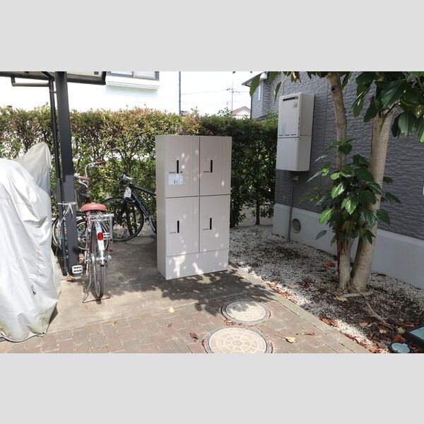 ヴィルヌーブ　A/B/C 宅配ボックス