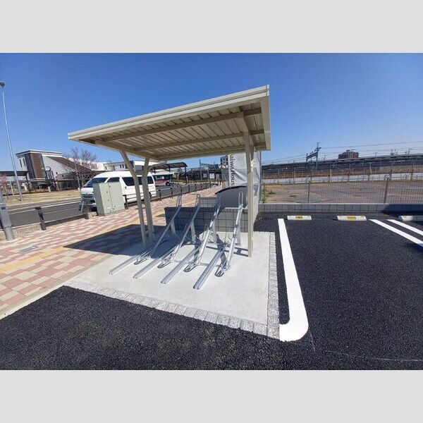 グラシア201号室 駐輪場