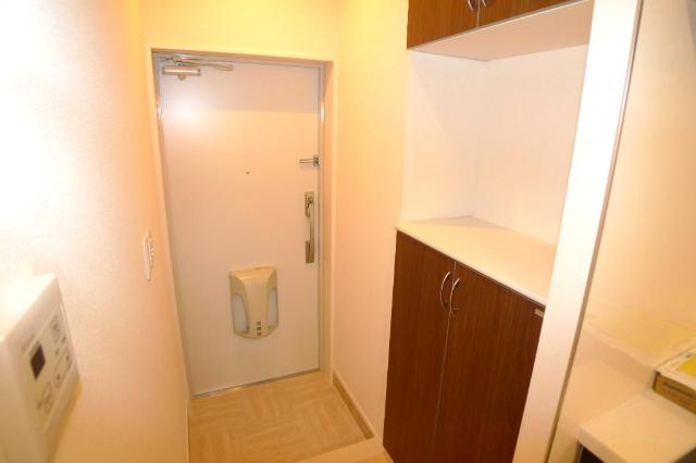 ＲＥＥＮＡ（リーナ）102号室 玄関