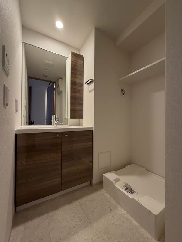 ガーラ・パークサイド亀戸6階 独立洗面台で身支度をすべて済ませてしまいましょう