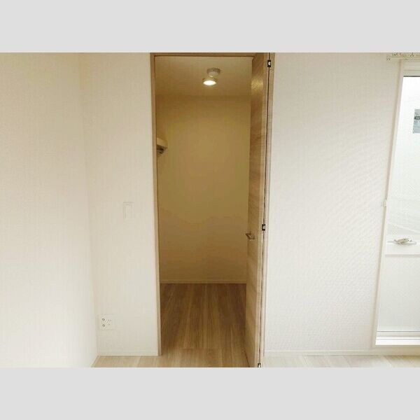 セレスティア興野303号室 ウォークインクローゼット