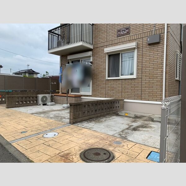 サンモールハウス 駐車場