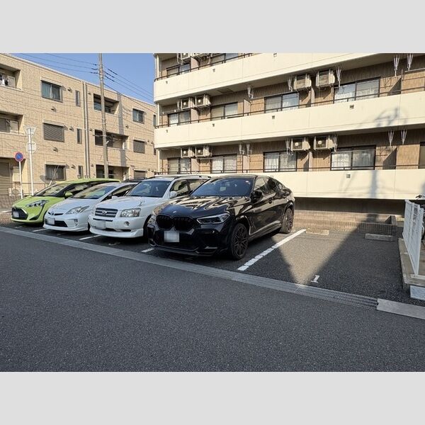 ベイグランデ 駐車場