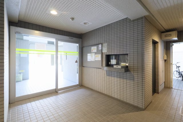 エクセル鶴見7階 エントランス